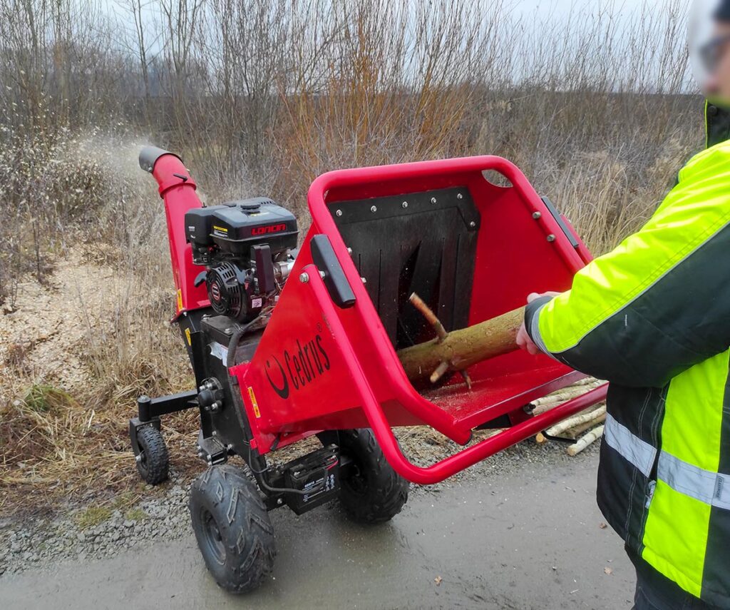 Rozdrabniacz Cedrus rb04 podczas pracy